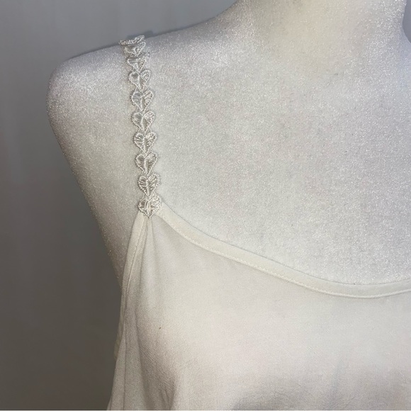 Tobi White Crop Top with Lace Heart Straps - Picture 5 of 5